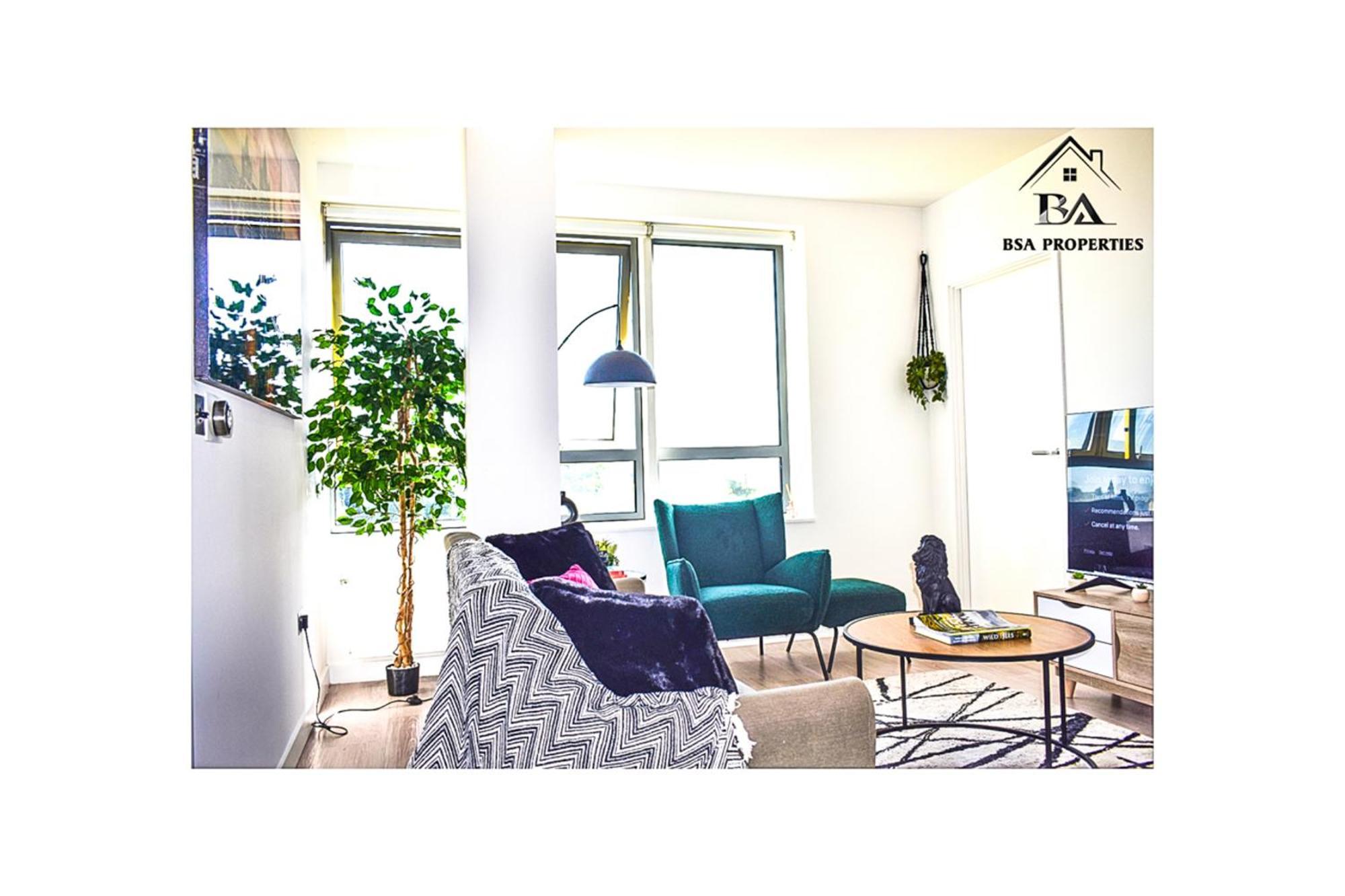 City Centre Apartment Close To Ascot & Legoland Sleep Upto 4 Guests - Parking On Request! Bracknell Extérieur photo