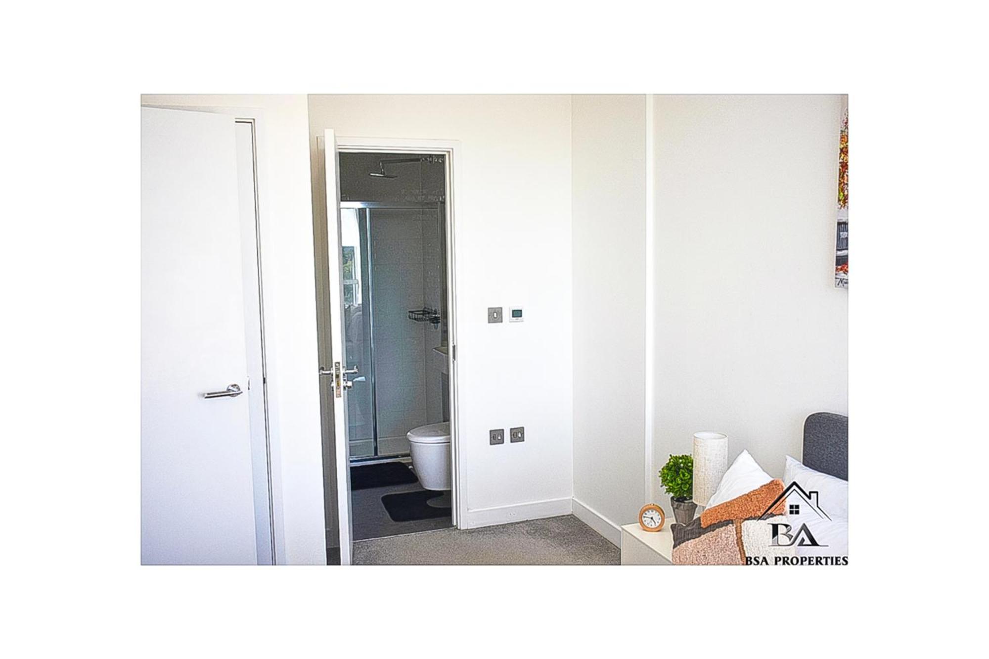 City Centre Apartment Close To Ascot & Legoland Sleep Upto 4 Guests - Parking On Request! Bracknell Extérieur photo