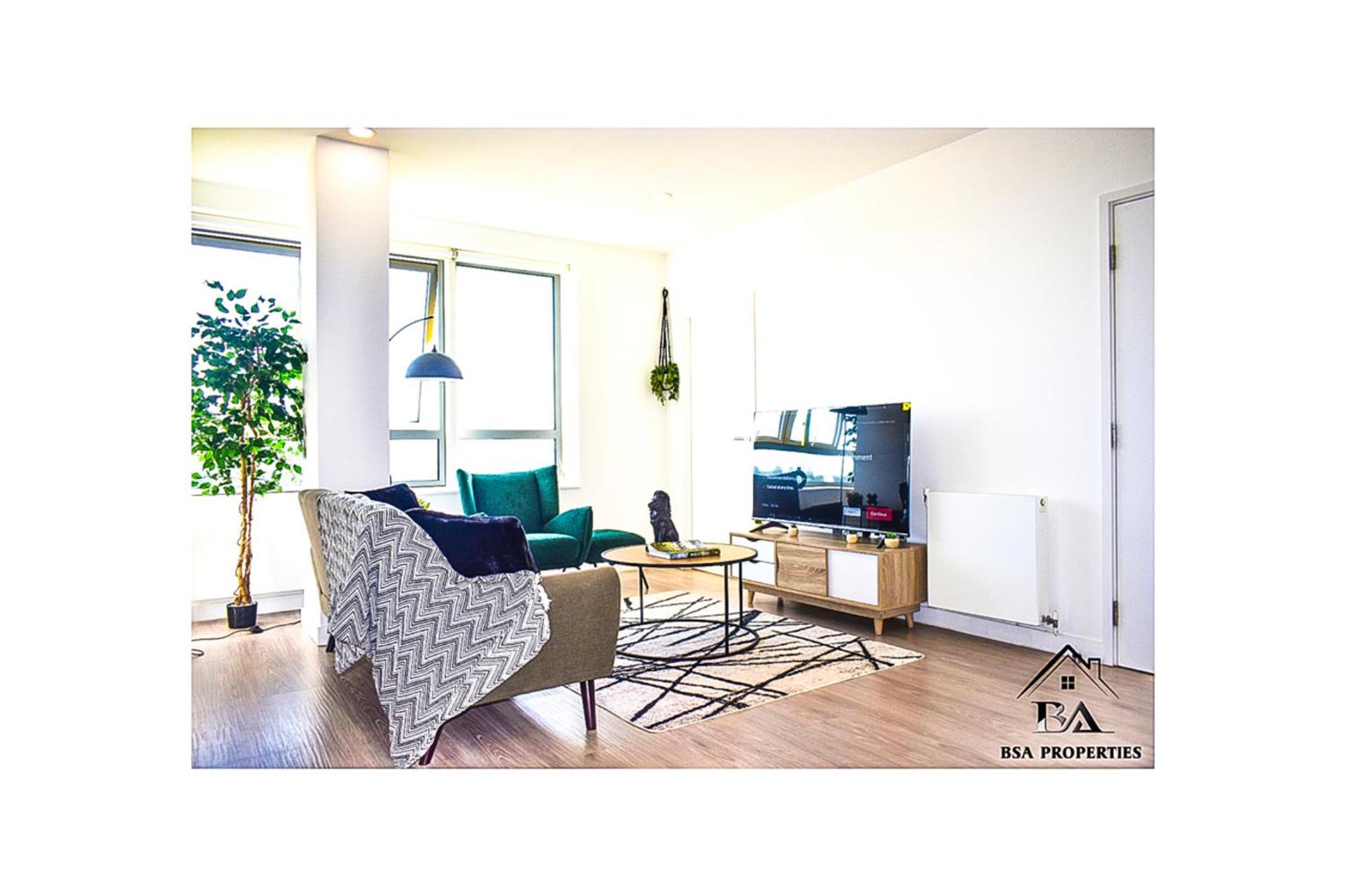 City Centre Apartment Close To Ascot & Legoland Sleep Upto 4 Guests - Parking On Request! Bracknell Extérieur photo