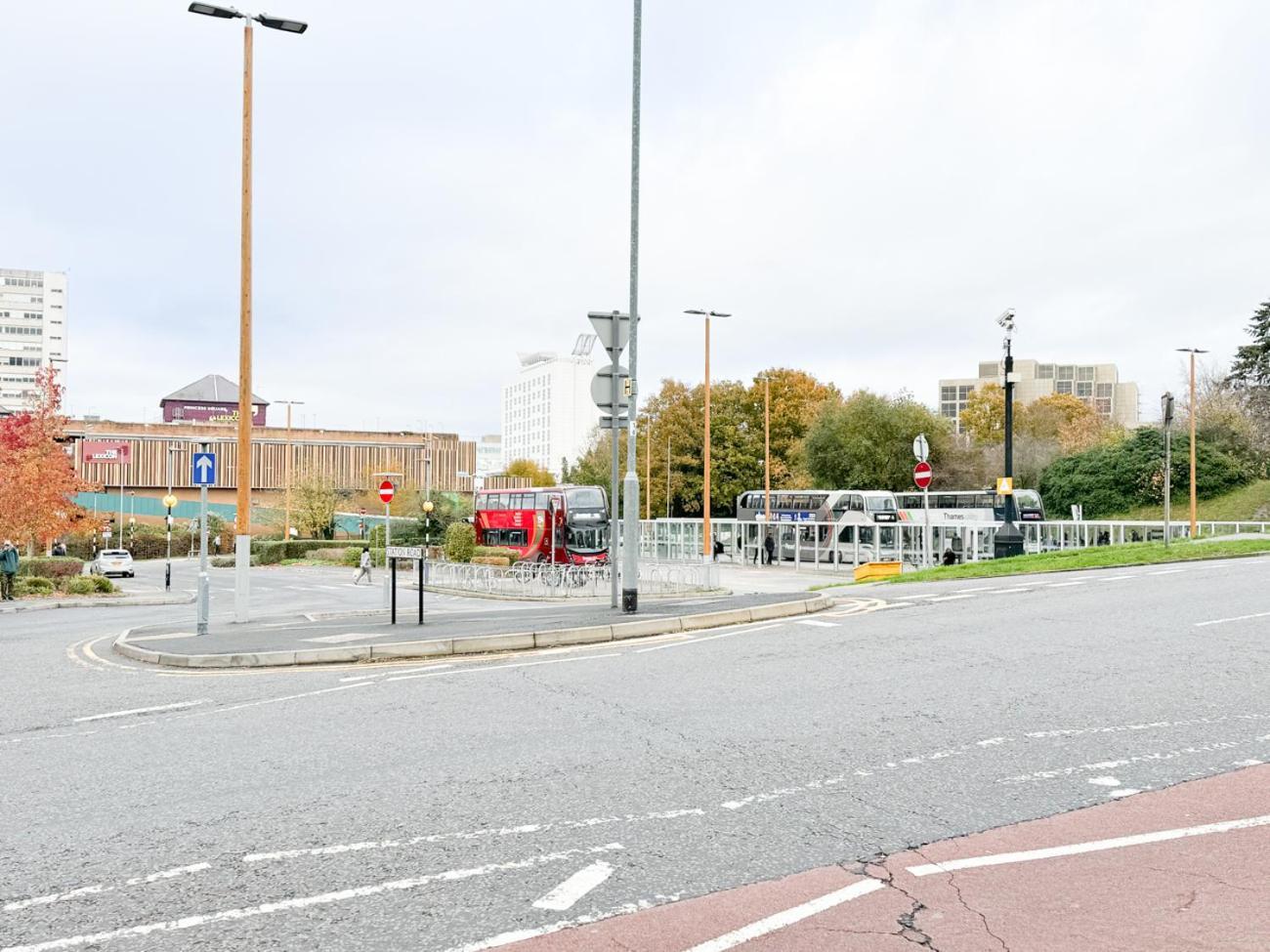 City Centre Apartment Close To Ascot & Legoland Sleep Upto 4 Guests - Parking On Request! Bracknell Extérieur photo